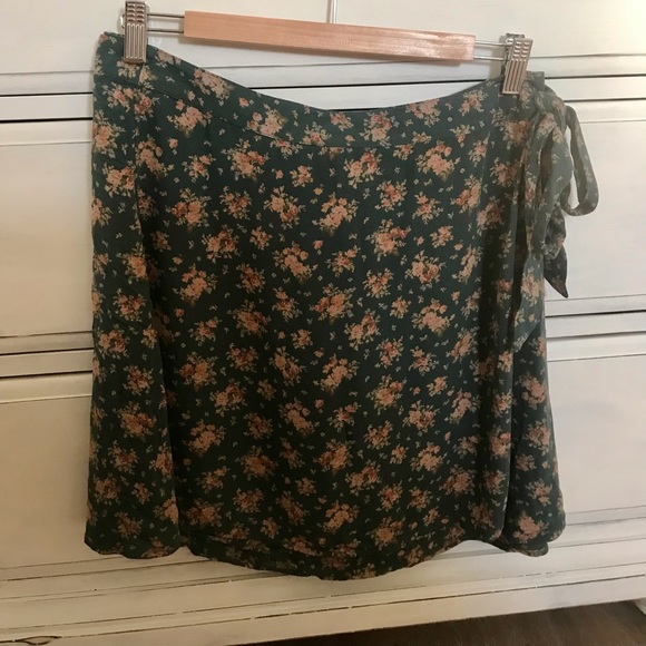 American Eagle Outfitters Dresses & Skirts - American Eagle Wrap Skirt